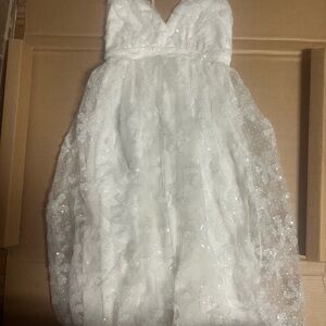 Lulus Woman’s white dress NWOT